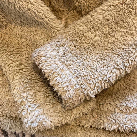 Patagonia baby Furry Friends hoodie - Picture 10 of 10